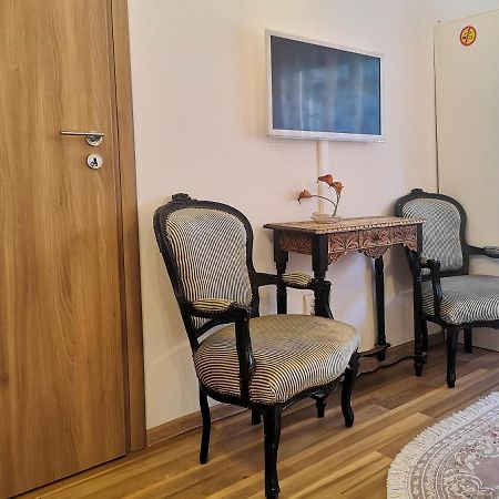 Fancy 1Bd Family Friendly In Historical Centre Apartment Bucharest Exterior photo
