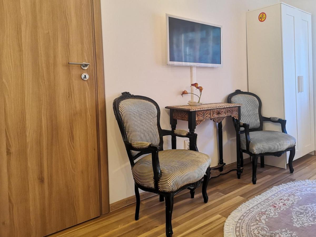 Fancy 1Bd Family Friendly In Historical Centre Apartment Bucharest Exterior photo