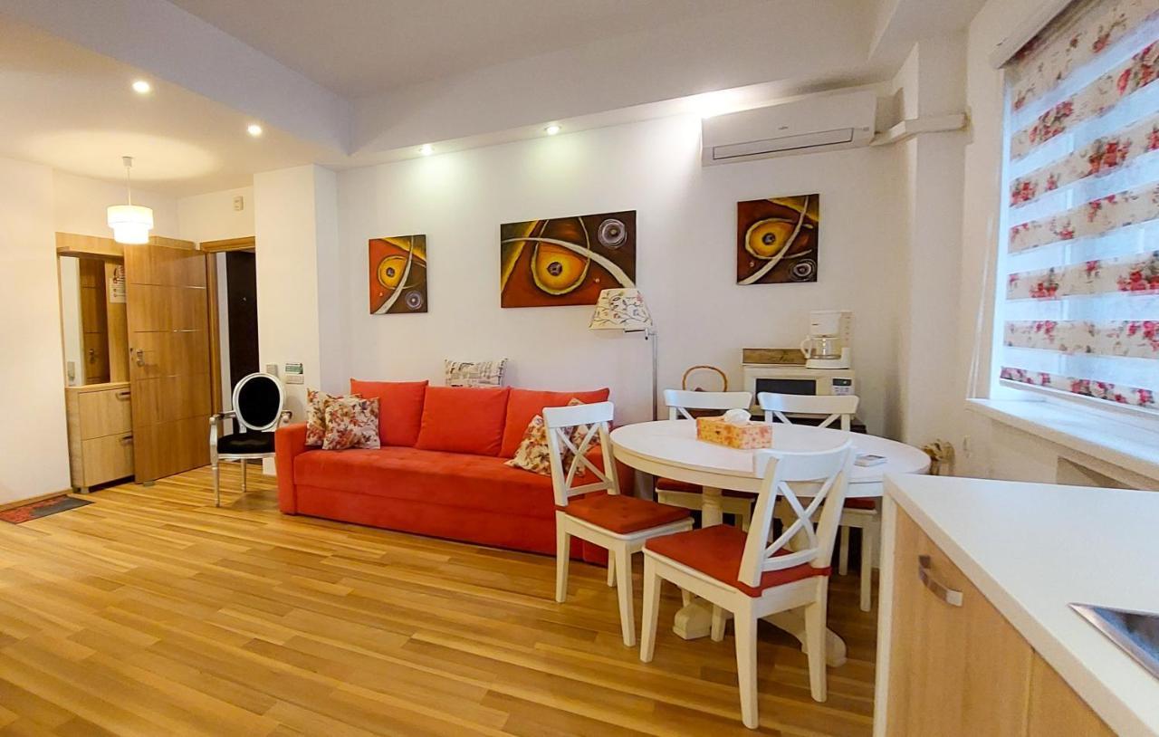 Fancy 1Bd Family Friendly In Historical Centre Apartment Bucharest Exterior photo