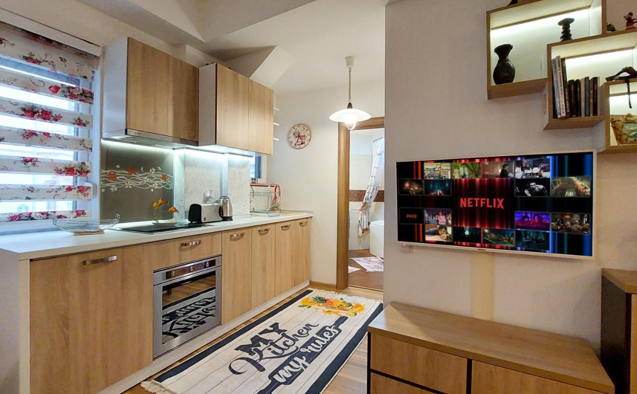 Fancy 1Bd Family Friendly In Historical Centre Apartment Bucharest Exterior photo
