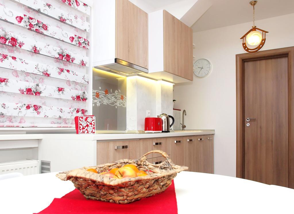 Fancy 1Bd Family Friendly In Historical Centre Apartment Bucharest Exterior photo